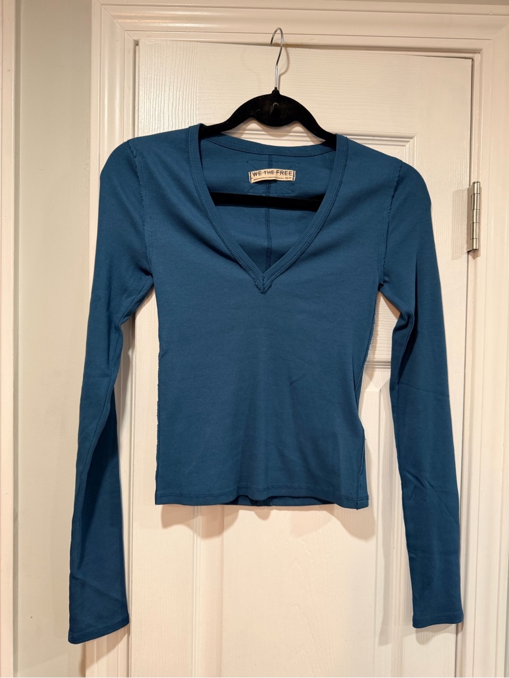 NWOT We The Free Size XS Free People Ribbed V-Neck Long Sleeve Fitted Top Raw